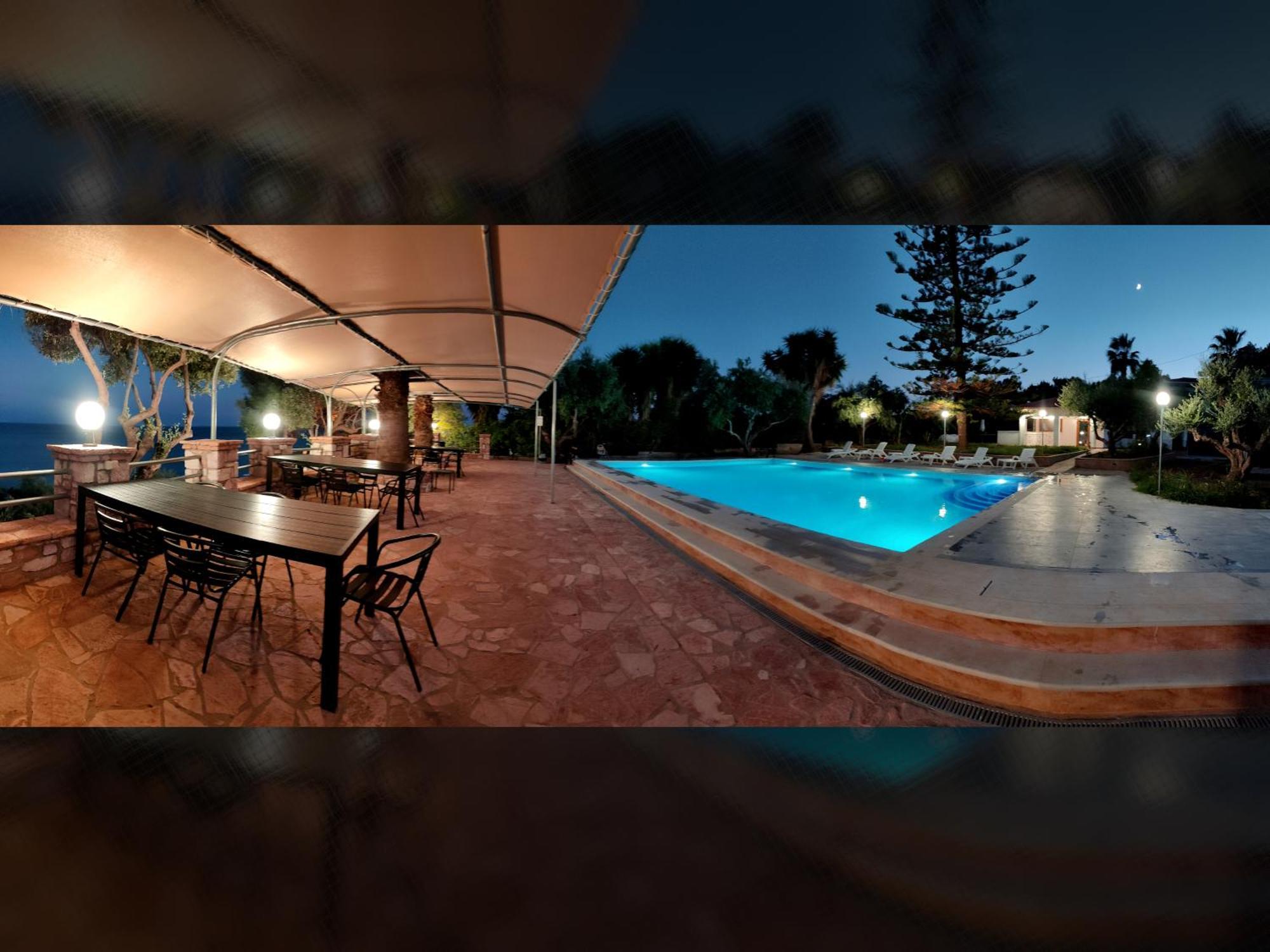 Arokariapartments Koróni Екстериор снимка