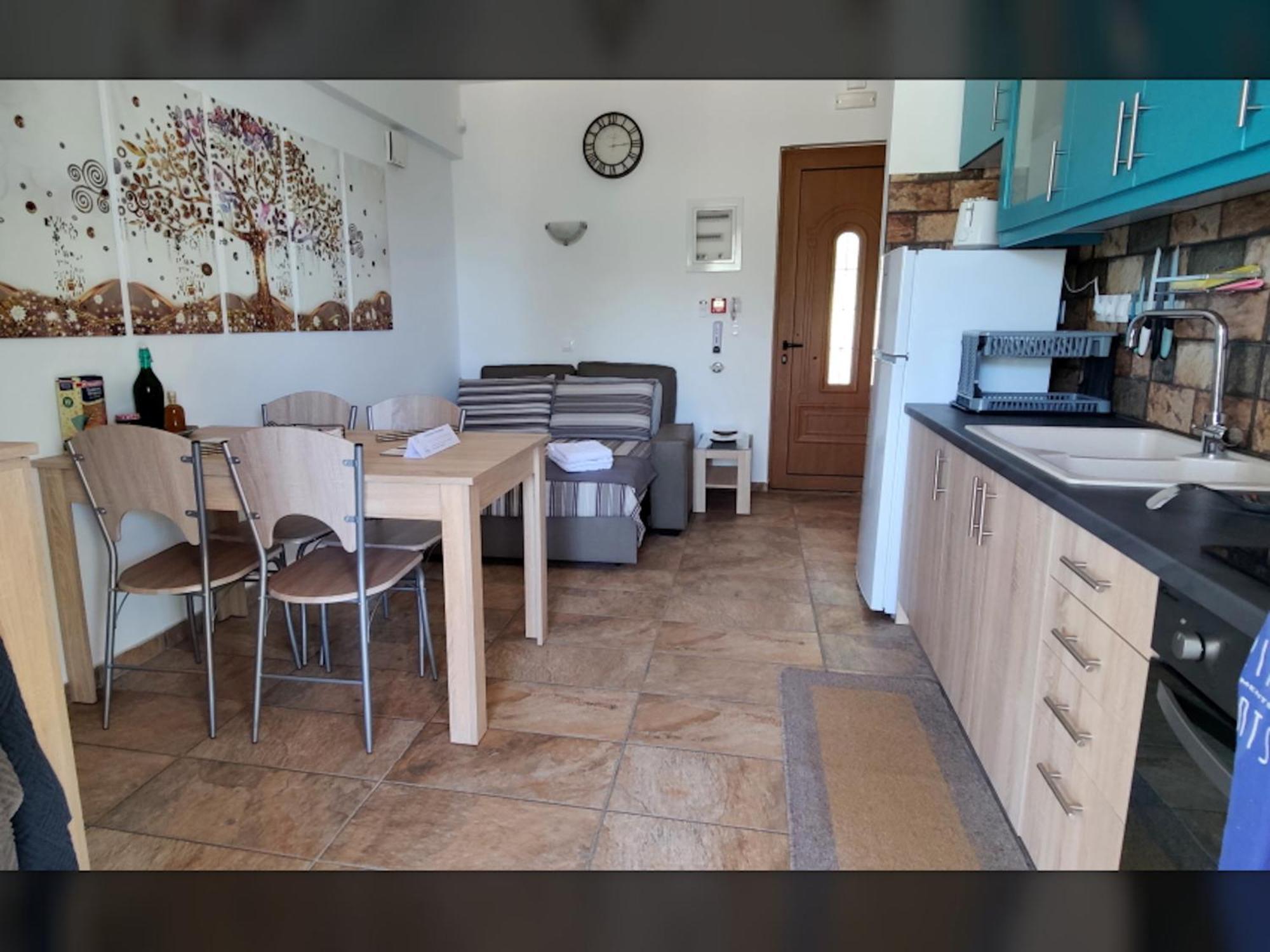 Arokariapartments Koróni Екстериор снимка